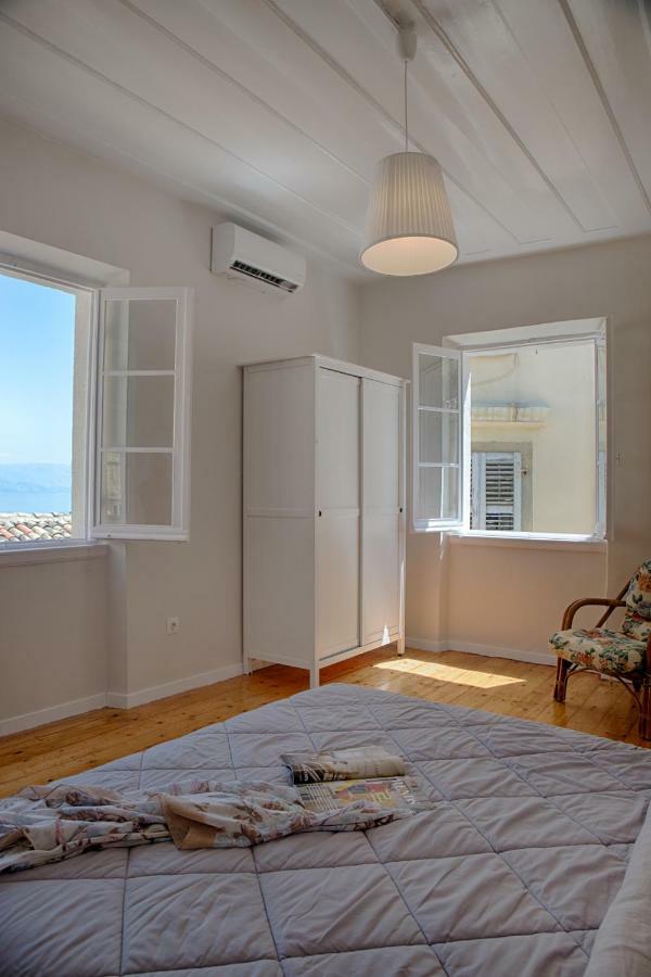 Serene Sea View Apartment In Corfu Old Town Eksteriør bilde